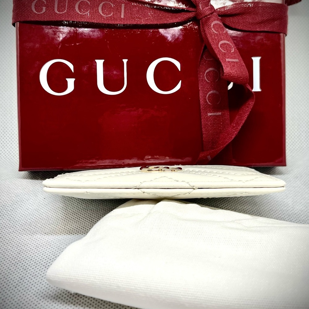 Gucci GG Marmont Card Case - NWT
Box, Bag, Dust Bag, Cards, & Ribbon included - Picture 9 of 15